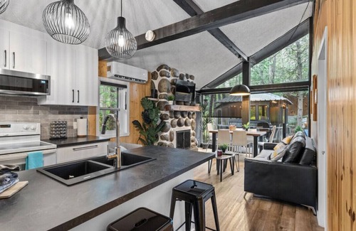 Sainte-Lucie-des-Laurentides Ski Chalet | Le1603 - Le Petit Caribou - Chalet spa et plage