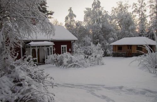 Smedjebacken House | LeafCottage B&B and Sauna, 25 min from Romme Alpine
