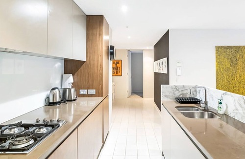 Camperdown Apartment | Leafy Inner City Apartment Camperdown