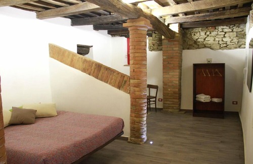 Predappio Bed & Breakfast | LeAmorine White House B&B
