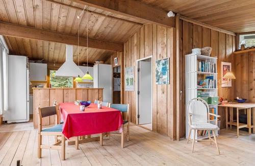 Kelstrup Strand House | Leave everyday life behind you and enjoy the peaceful surroundings of this beautiful holiday home.