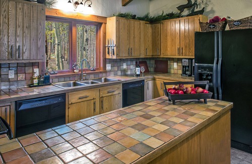 Timber Trail House | Leaves are changing! Great layout and space. SkiIn&Out/Views/HotTub/Billiards.
