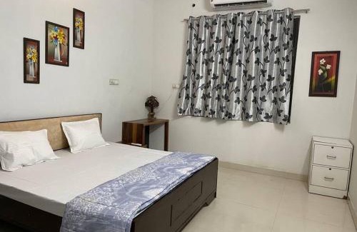 Jabalpur Apartment | Leela home stay - Lotus (2 BHK luxury appartment)