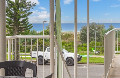 Bilinga Apartment | Legacy 4 - Affordable Beachfront Living in Bilinga (North Kirra) - Min. 3 Night Stays!