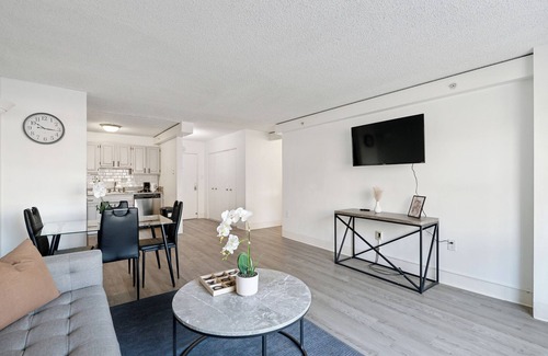 Richmond Apartment | Legacy at Imperial Village 211 I 1 Bed 1 Bath