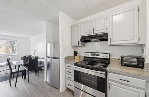 Richmond Apartment | Legacy at Imperial Village 211 I 1 Bed 1 Bath
