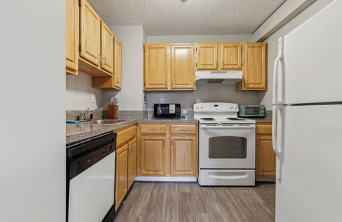 Richmond Apartment | Legacy at Imperial Village 704 I 1 Bed 1 Bath