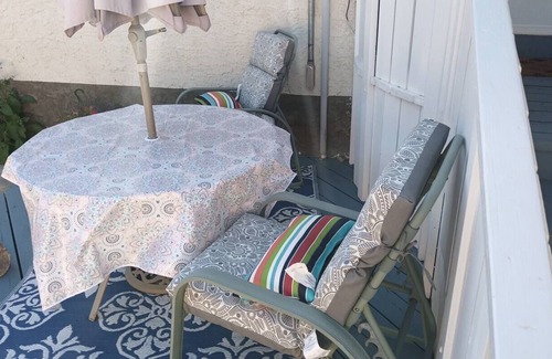 Red Deer House | Legal 1 bedroom suite in quiet/mature area,close shopping plaza and traffic.