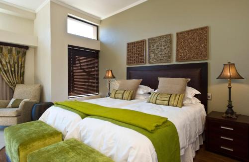 Mookgopong Cabin | Legend Golf and Safari Resort