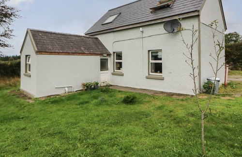 Macroom House | LEHANE'S COTTAGE, pet friendly in Clondrohid, County Cork