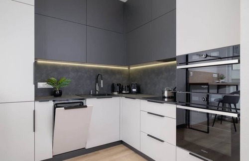 Pradnik Czerwony Apartment | Lema 19 Uniqe Apartment in Krakow with Garden, Air Conditioning, Parking near Ta
