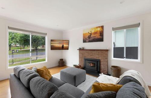 Myrtleford House | Lemon & Myrtle Cottage