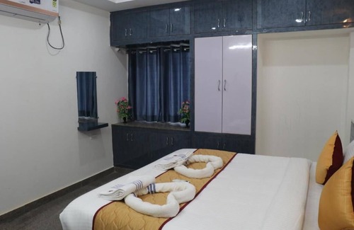 Tirupati Apartment | Leo Home Stay #5