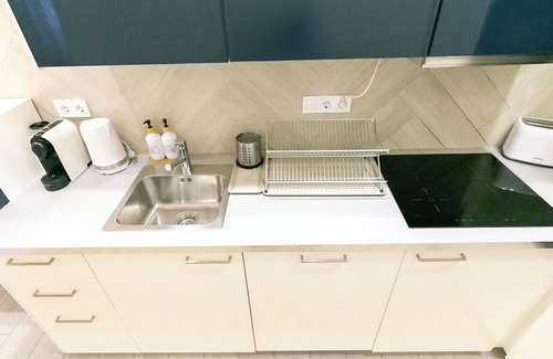Rozsadomb Apartment | Lerissa Buda apartment in superb Budapest near Castle District with WiFi, AC
