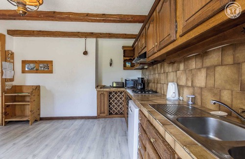 Notre-Dame-du-Pre House | LES BARMES DE L'OURS
