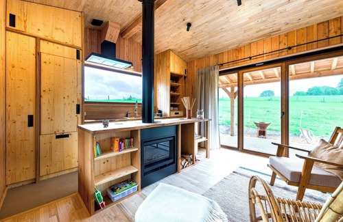 Villers-la-Ville Cabin | les Cabanes du Domaine des Trois Tilleuls : Nature, Confort et Convivialité
