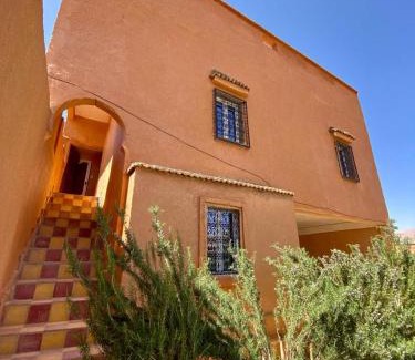 Tinghir House | Les chandelles