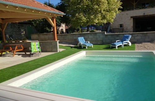 Lugny House | Les Charmes - Lugny - Gîte