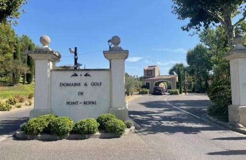 Pont Royal Bed & Breakfast | LES CISTES