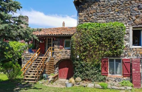 Le Monastier-sur-Gazeille House | Les gîtes Estaou Treillo