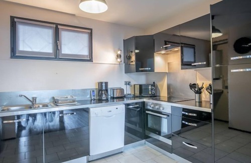 La Madeleine-Bellevue Apartment | Les grands jardins by Interhome