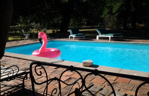 Laglorieuse Bed & Breakfast | Les Hotes Des Guillemets