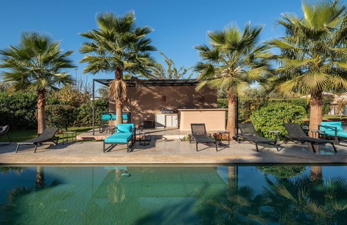Oulad Hassoune Villa | LES IRIS villa with private heated pool, SPA & Tennis court (5 rooms/10 pax)