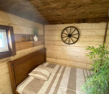 Saint-Leger-sur-Vouzance Other | Les Pichies, Logement insolite, Tiny House de Julia