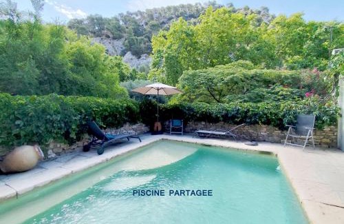 Robion House | Les trois gites