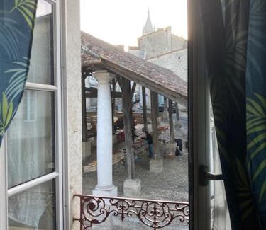 Villebois-Lavalette Apartment | les vieilles Halles de Villebois