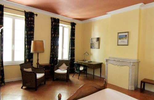 Salleles-d'Aude Bed & Breakfast | Les Volets Bleus