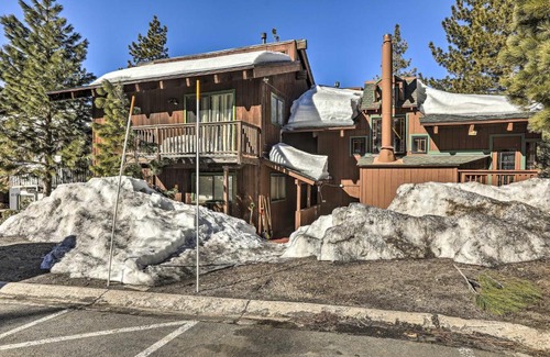 Upper Kingsbury House | Less Than 1 Mi to Heavenly Lifts Tahoe Area Townhome!