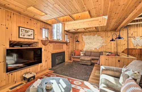 Upper Kingsbury House | Less Than 1 Mi to Heavenly Lifts Tahoe Area Townhome!