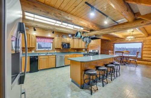 Sterling House | Less Than 1 Mi to Kenai River Spacious Cabin with Deck!
