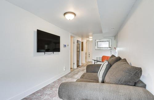 Woodlawn Apartment | Less Than 2 Mi to UChicago Cozy Couples Getaway with Yard