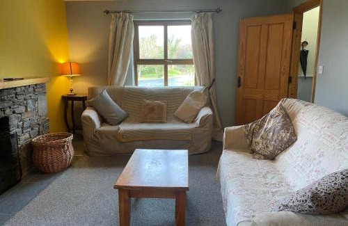 Letterfrack Villa | Letterfrack Mountain Farm Cottage on farm in village centre