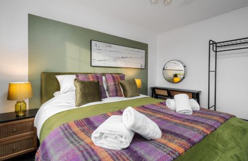 Leyland House | Leyland House - Private Parking Free Wi-Fi Garden