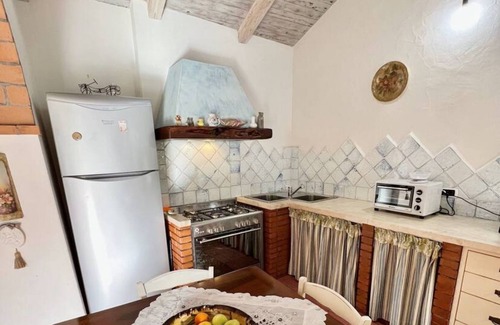 Luddui Villa | Li Funnesi Villa sleeps 4, 2 bathrooms, A.C and large garden in San Teodoro