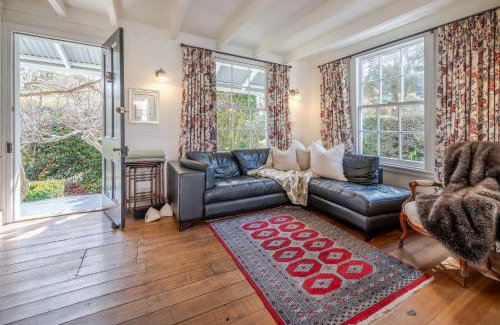 Akaroa House | Libeau Cottage - Akaroa Holiday Home
