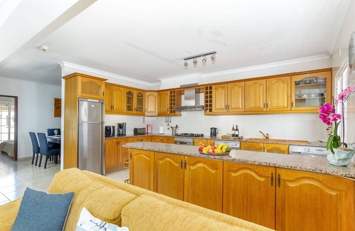 Retur Villa | Lic 11363/AL Wonderful 6 bed 5 bath house with heatable pool close to beach