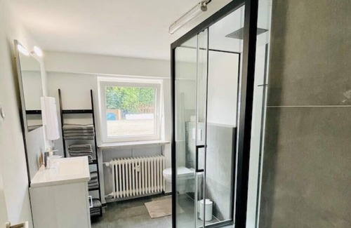 Volkmarode Apartment | Lichtdurchflutetes Souterrain Apartment in Schapen