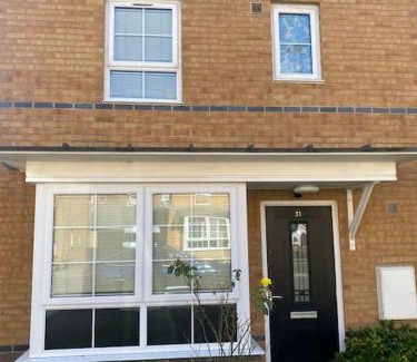 Basingstoke House | Liddle Way Garden Getaway