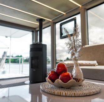 Parey Boat Rental | Lieblingsplatz Parey - schwimmendes Living Luxboot