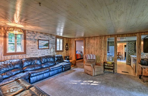 Winthrop House | Life on the Lake with Private Dock and Fire Pit!