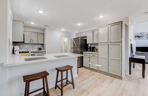 Green Valley North House | Light filled modern home, w New AC, Fast Internet Great Neighborhood &Location