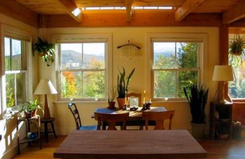 Moretown House | Light-filled Retreat in Mad River Valley