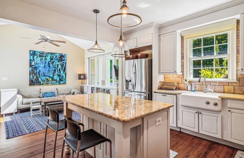 North Bethesda House | Light-Filled Secluded Estate