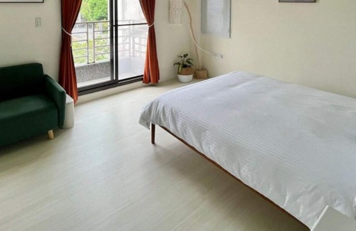 Dongshan Bed & Breakfast | Light home 寧靜生活 近羅東 6-8人 可開伙聚餐 桌遊 免費車位 歡迎預訂