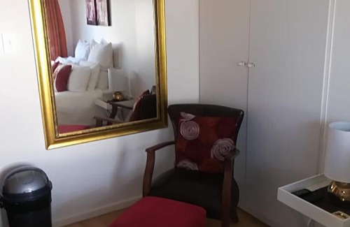 Beacon Bay Apartment | Lighthouse Accommodation