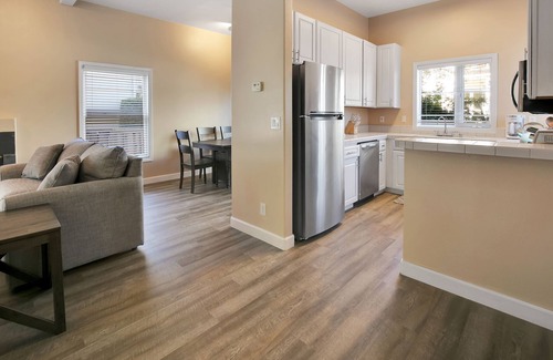 Westside Santa Cruz House | Lighthouse Field, 1 Block to Beach, Steamer Lane, Wharf